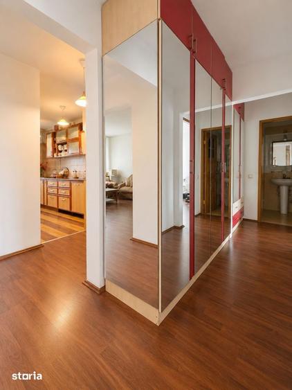 Apartament cu 4 camere, mobilat în Delfinariu