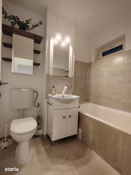 Apartament cu 3 camere în Micro 6
