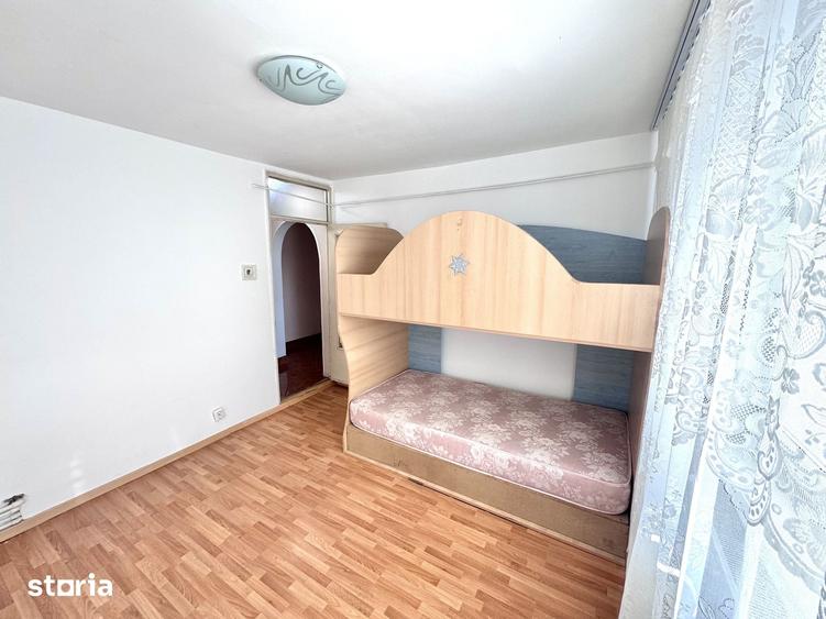 Apartament cu 3 camere decomandat în Siderurgiștilor