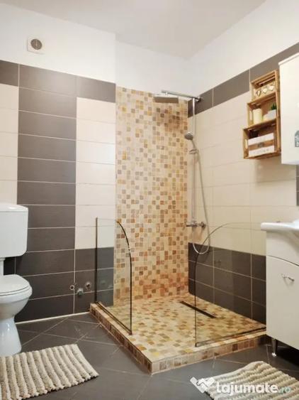 Apartament cu 3 camere decomandat în Podgoria