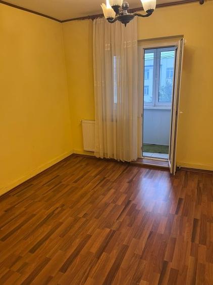 Apartament cu 4 camere decomandat, mobilat în Brazda lui Novac