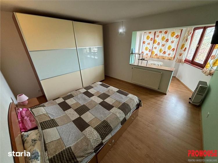 Casă cu 6 camere cu Teren 1100 Mp în Măgura