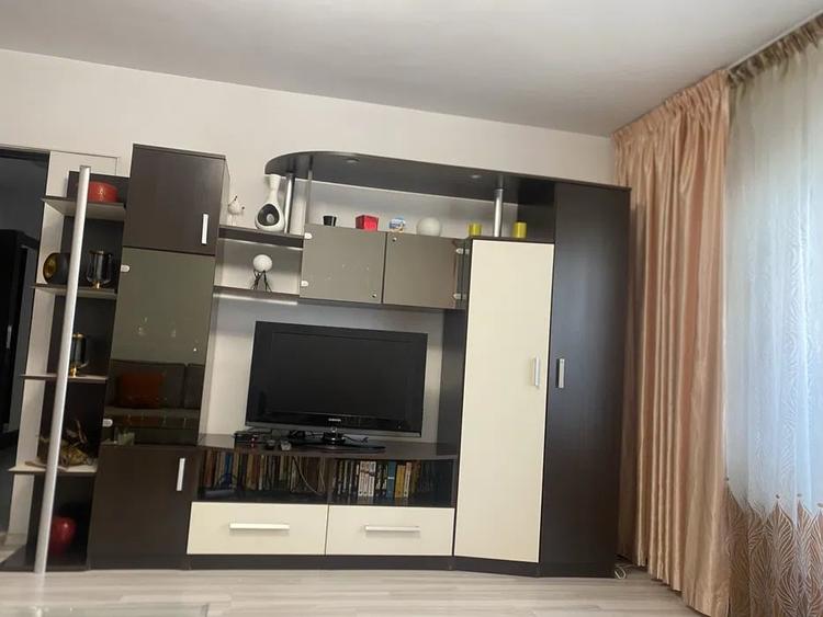 Apartament cu 2 camere decomandat, mobilat în Vitan Mall