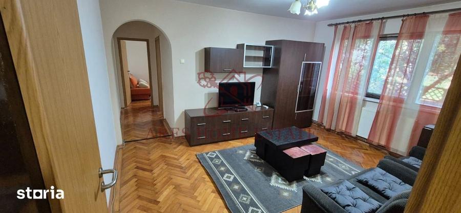 Apartament cu 3 camere, mobilat în Olimpia-Stadion