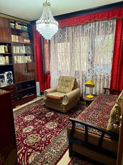 Apartament cu 3 camere, mobilat în Tineretului
