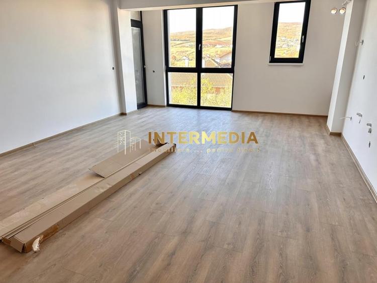 Apartament cu 3 camere în Cetate