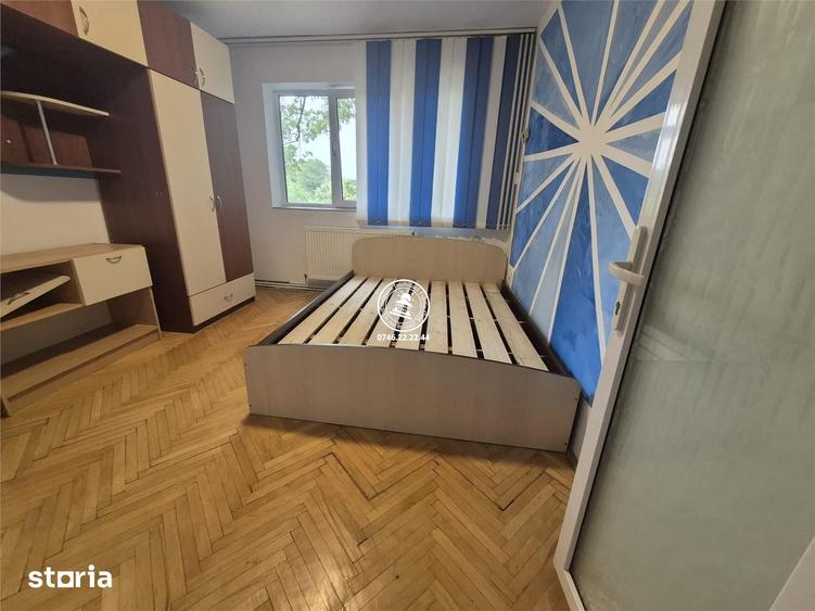 Apartament cu 3 camere decomandat în Dacia