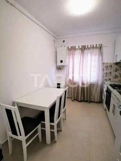 Apartament cu 4 camere decomandat, mobilat în Tineretului