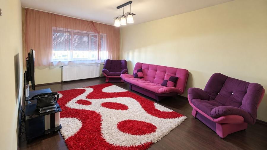 Apartament cu 3 camere decomandat, mobilat în Micălaca