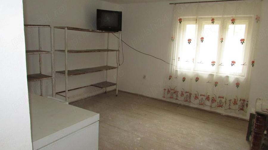 Casă cu 3 camere cu Teren 2900 Mp în Vețel
