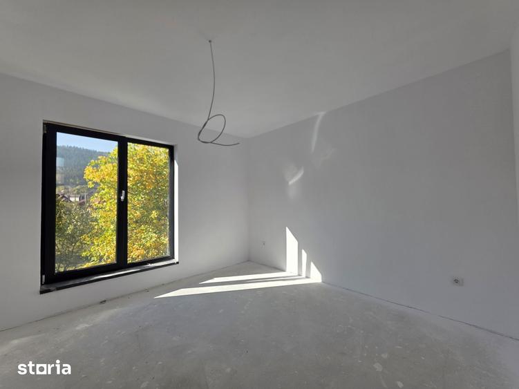 Casă cu 4 camere cu Teren 250 Mp în Central