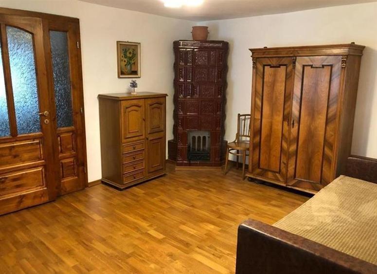 Casă individuală cu 5 camere cu Canalizare în Vulcan