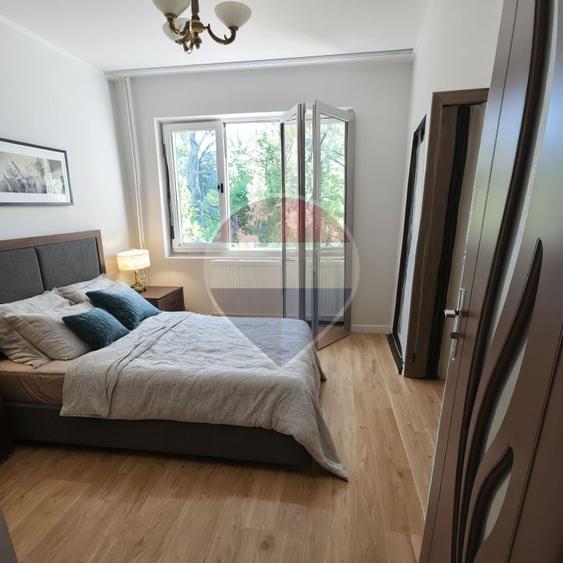 Apartament cu 3 camere decomandat în Nord-Est
