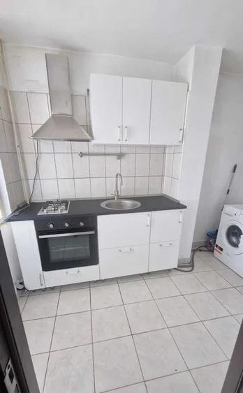 Garsonieră decomandată în Lacul Tei