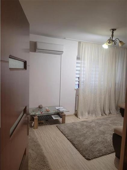 Apartament cu 3 camere decomandat, mobilat în Bistrița Lac