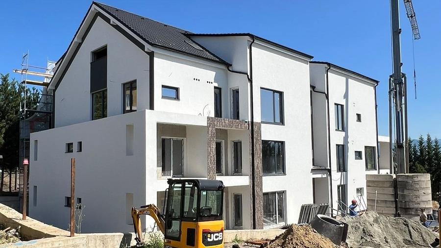 Apartament cu 3 camere în Exterior Vest