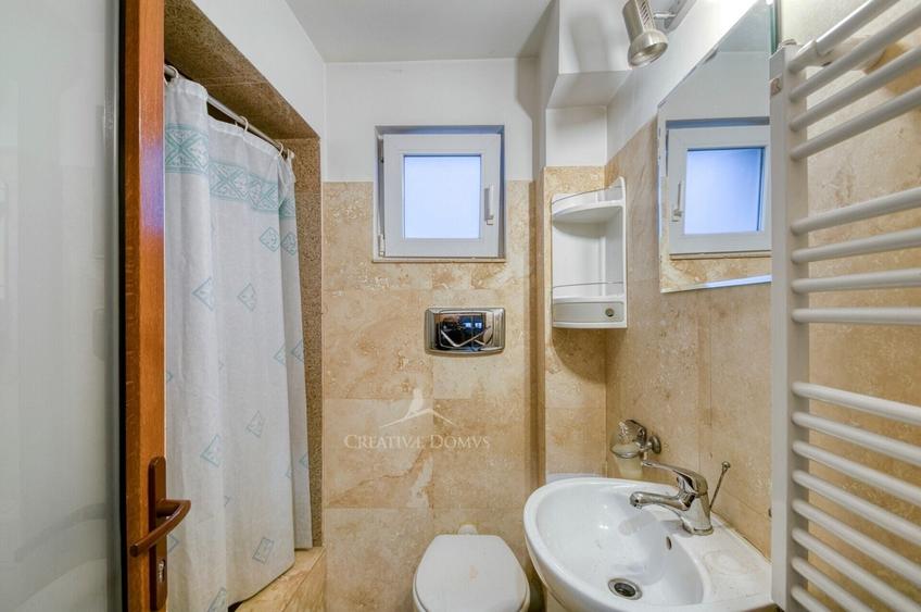 Birou, de 148 mp, în Romană