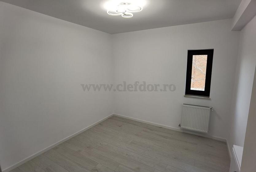 Casă individuală cu 6 camere cu Piscina în Iancu Nicolae