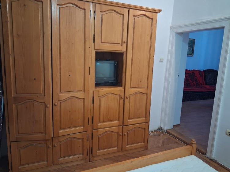 Apartament cu 2 camere nedecomandat, mobilat în Sinaia