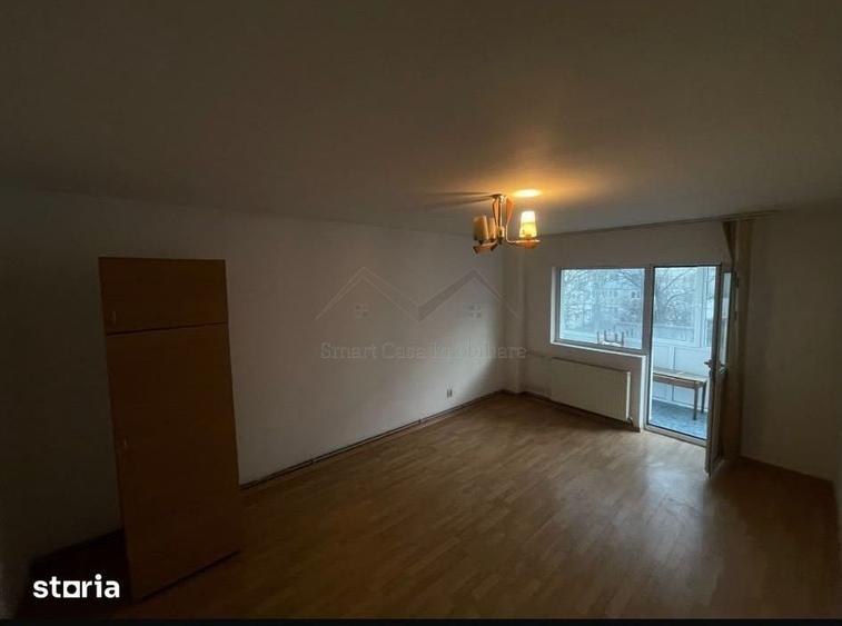 Apartament cu 3 camere decomandat în Dacia