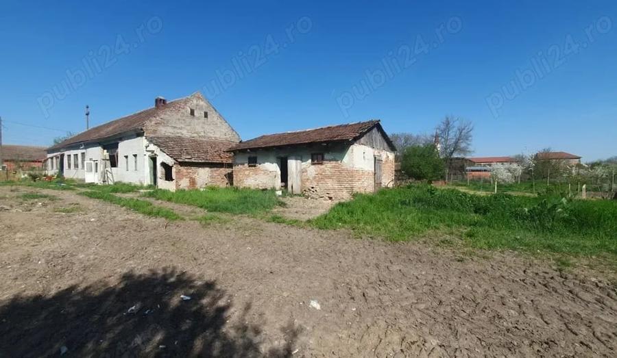 Casă cu 5 camere cu Teren 2259 Mp în Zădăreni