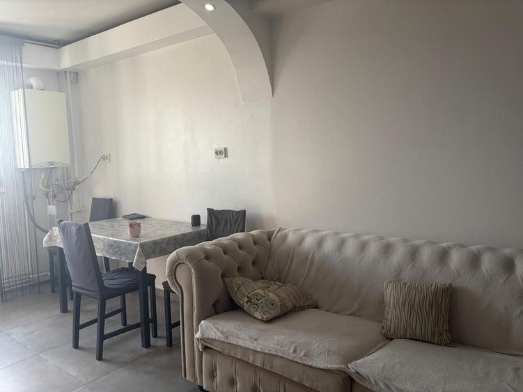 Apartament cu 2 camere decomandat în Alexandru Obregia