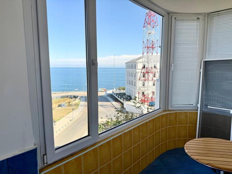 Apartament cu 3 camere decomandat în Cazino