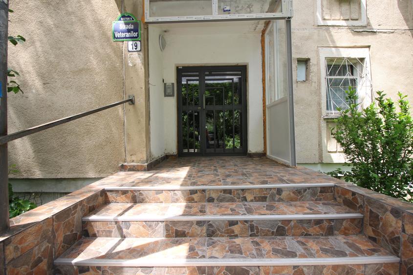 Lujerului, garsonieră în bloc din 1988, renovată nou-nouț, decomandată, metrou - 17