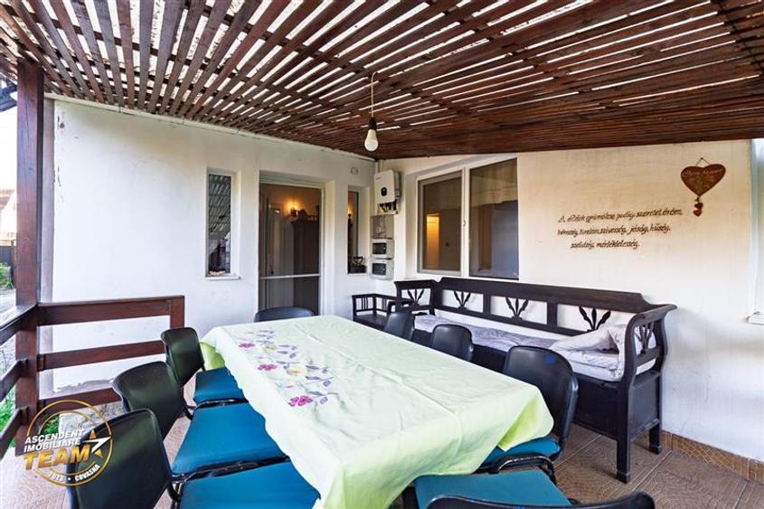 Casă cu 7 camere cu Teren 2822 Mp în Căpeni