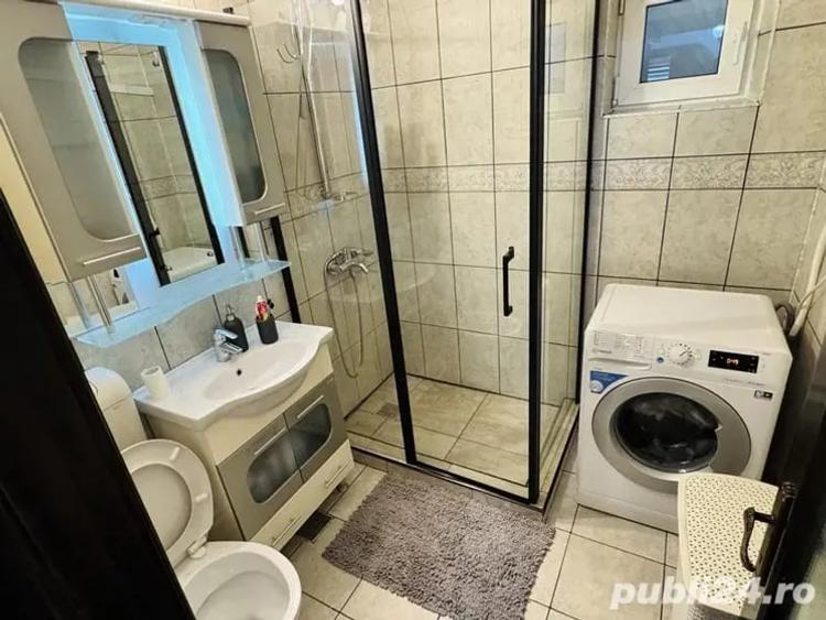 Apartament cu 3 camere decomandat, mobilat în Delfinariu