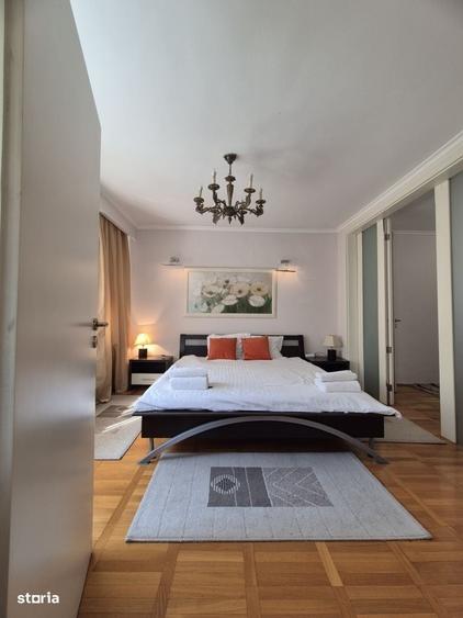 Apartament cu 3 camere nedecomandat în Sala Palatului