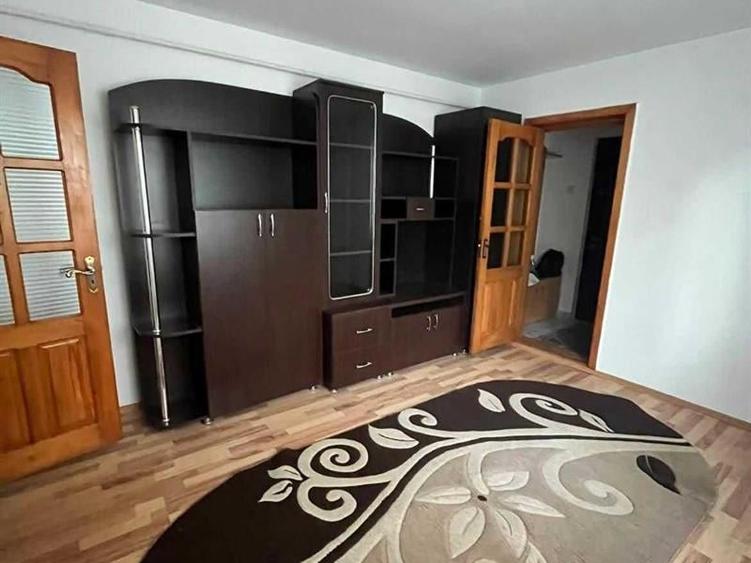 Apartament cu 2 camere semidecomandat în Fălticeni