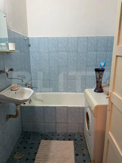Casă individuală cu 6 camere cu Canalizare în Nazna