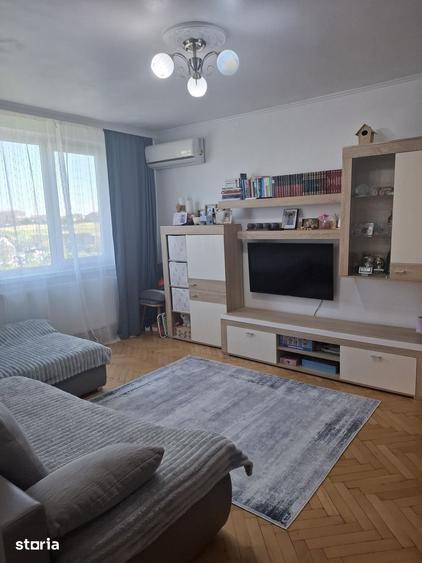 Apartament cu 3 camere în Războieni