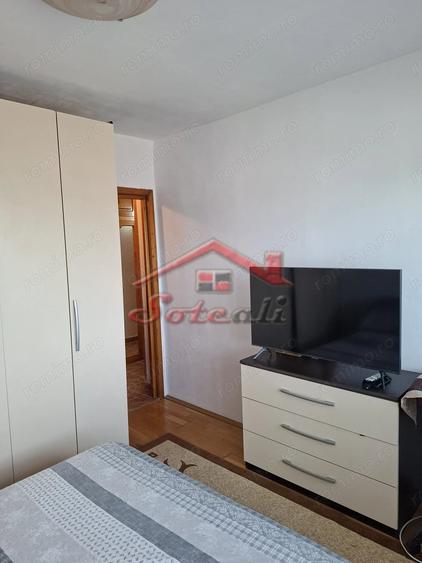 Apartament cu 3 camere decomandat în Cuza