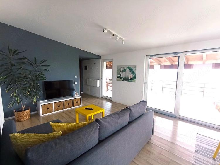 Apartament cu 3 camere decomandat, mobilat în Crișan