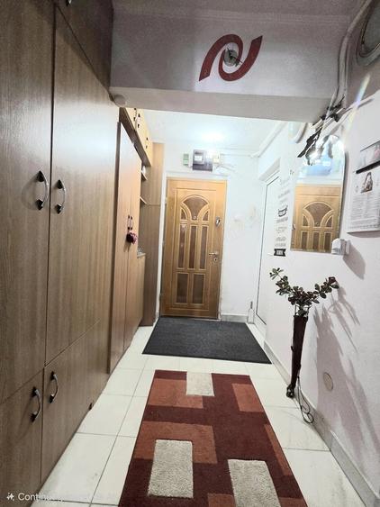 Apartament cu 4 camere decomandat în Lacu Sărat