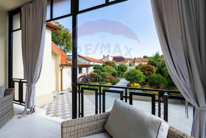 Casă individuală cu 4 camere cu Teren 624 Mp în Ultracentral
