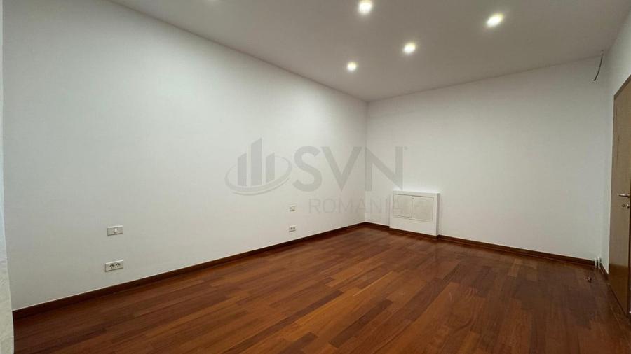 Apartament cu 5 camere decomandat în Primăverii