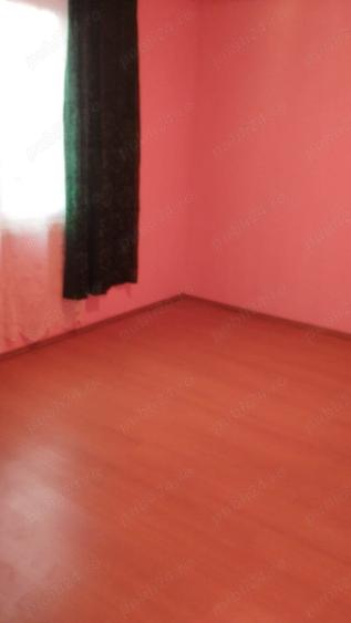 Casă cu 2 camere cu Teren 1439 Mp în Cruceni