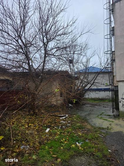 Casă cu 3 camere cu Canalizare în Central