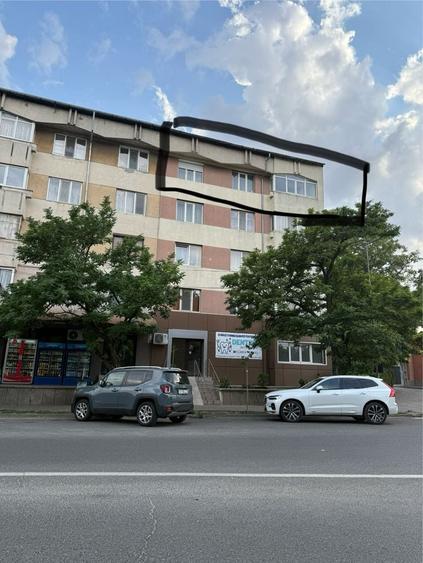 Apartament cu 3 camere decomandat în Caracal