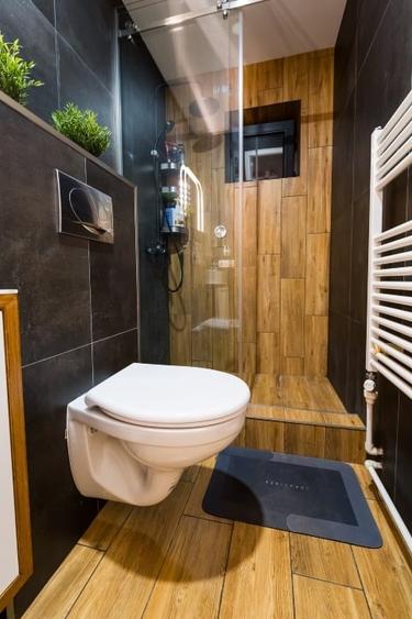 Apartament cu 2 camere semidecomandat, mobilat în Central