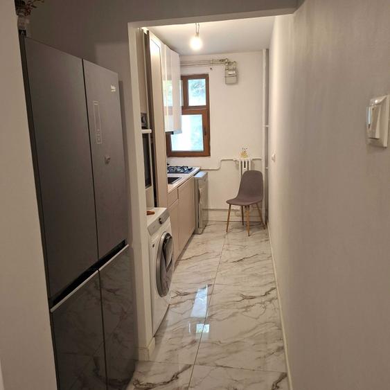 Apartament cu 3 camere în Drumul Taberei