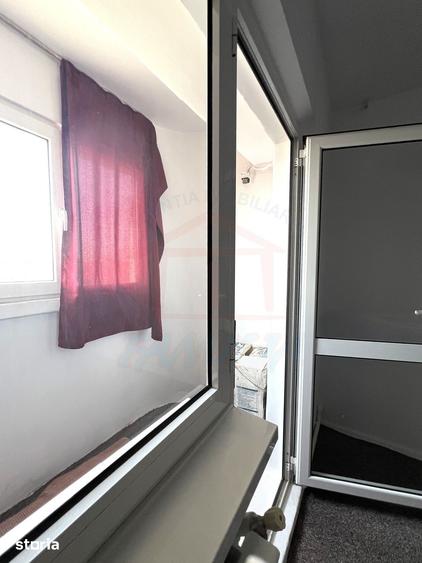 Apartament cu 2 camere decomandat, mobilat în Sud