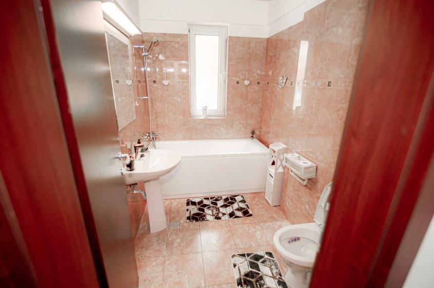 Apartament cu 2 camere semidecomandat în Nord