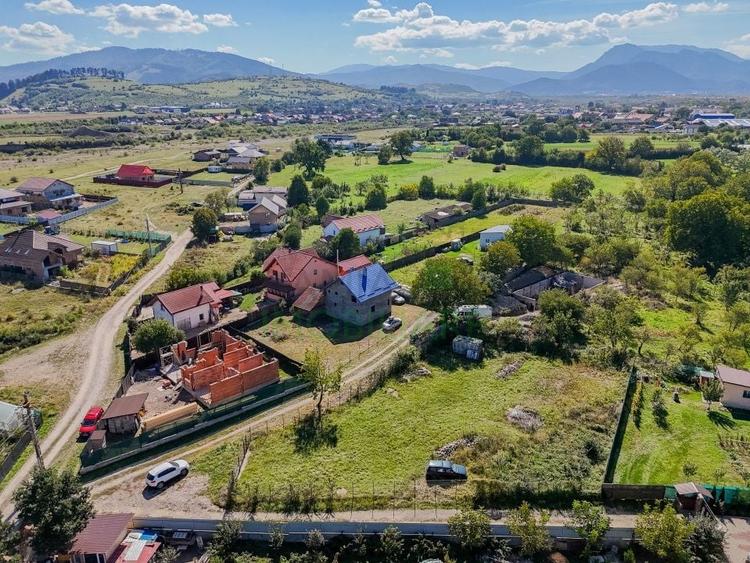 Teren Construcții intravilan de 1430 mp, în Cărpiniș