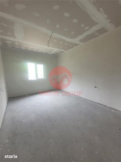 Casă cu 3 camere cu Teren 230 Mp în Lumina