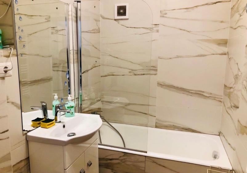 Apartament cu 4 camere decomandat în Punctele Cardinale