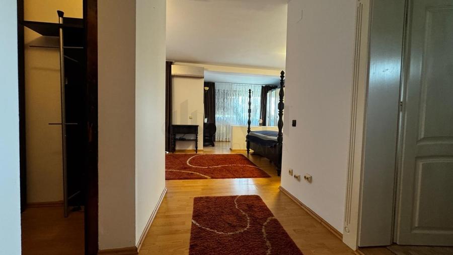 Casă individuală cu 7 camere cu Piscina în Balotești